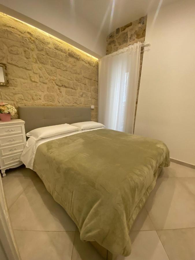 Dimora Del Carmine Hotel Bari Kültér fotó