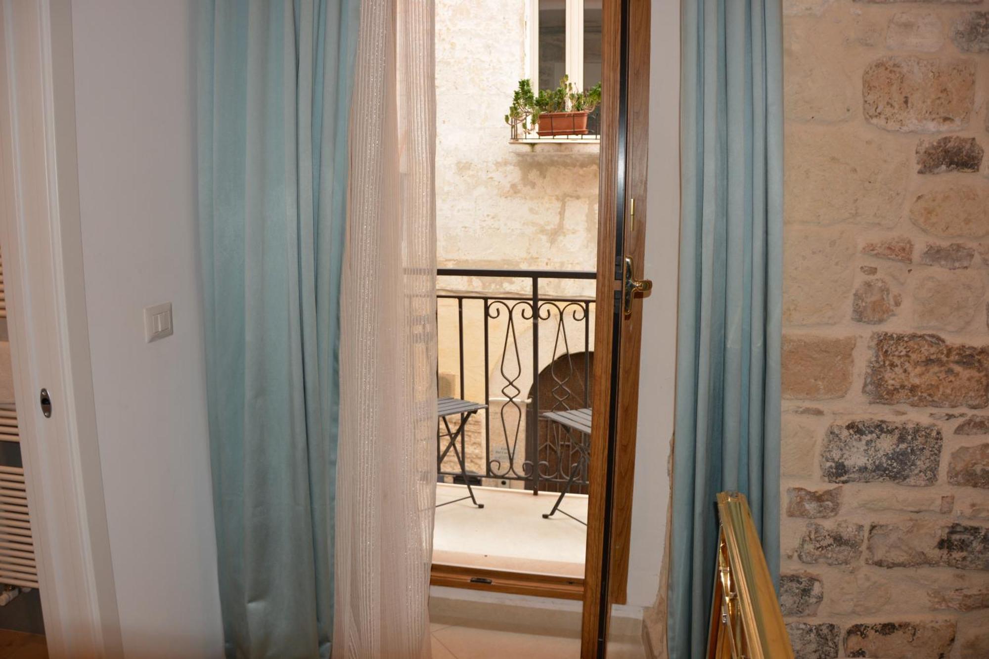Dimora Del Carmine Hotel Bari Kültér fotó