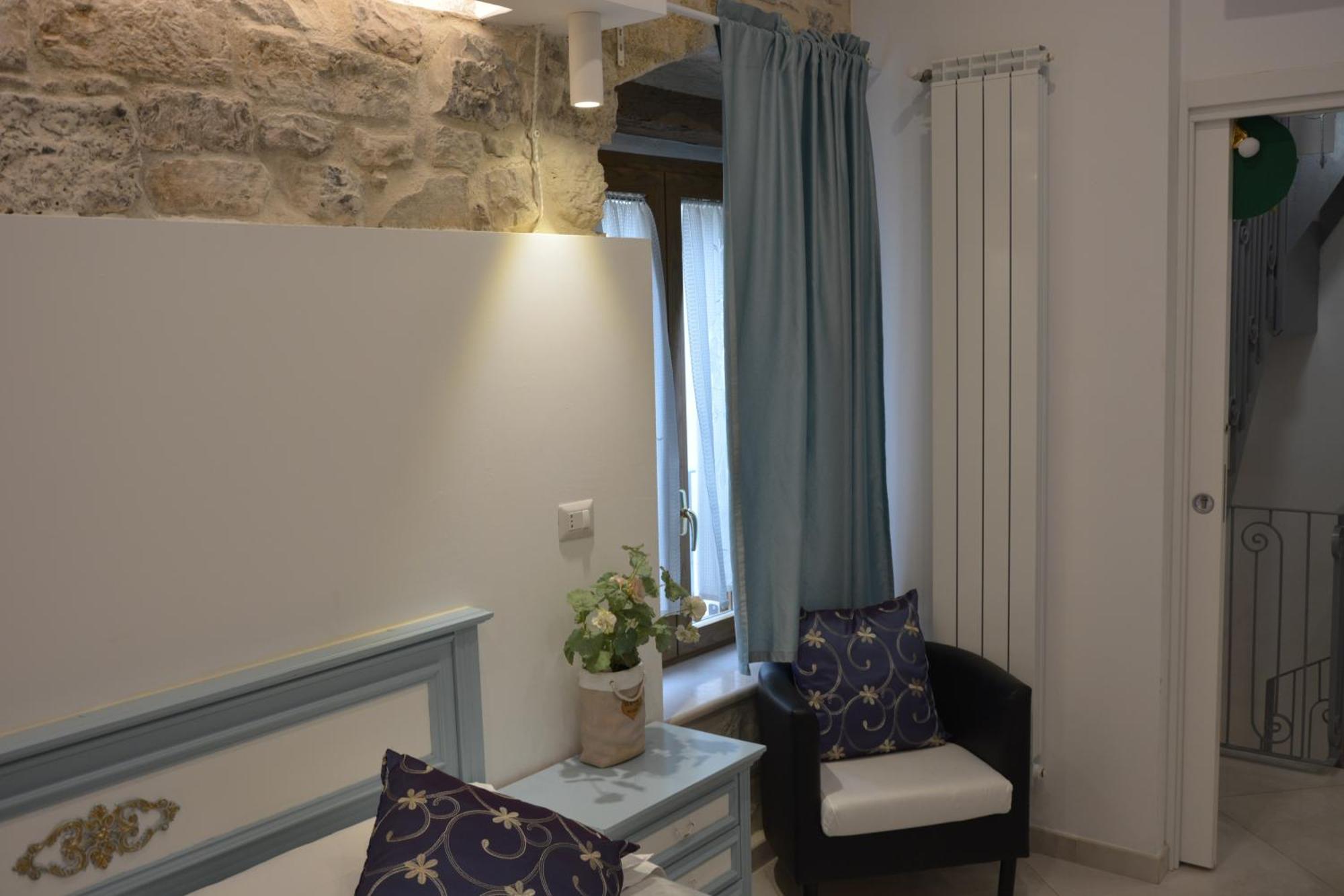 Dimora Del Carmine Hotel Bari Kültér fotó