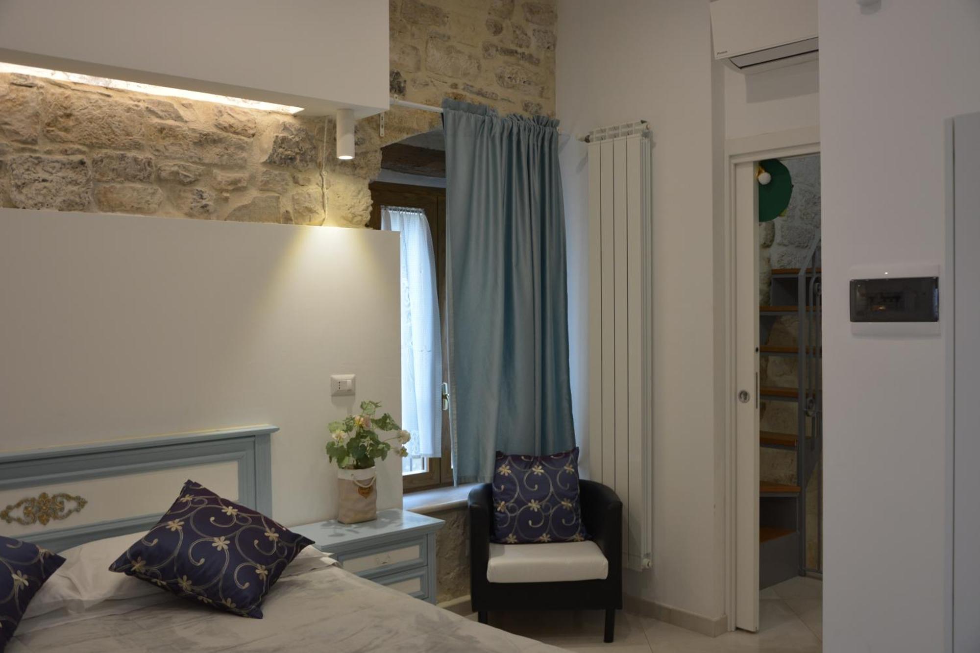 Dimora Del Carmine Hotel Bari Kültér fotó